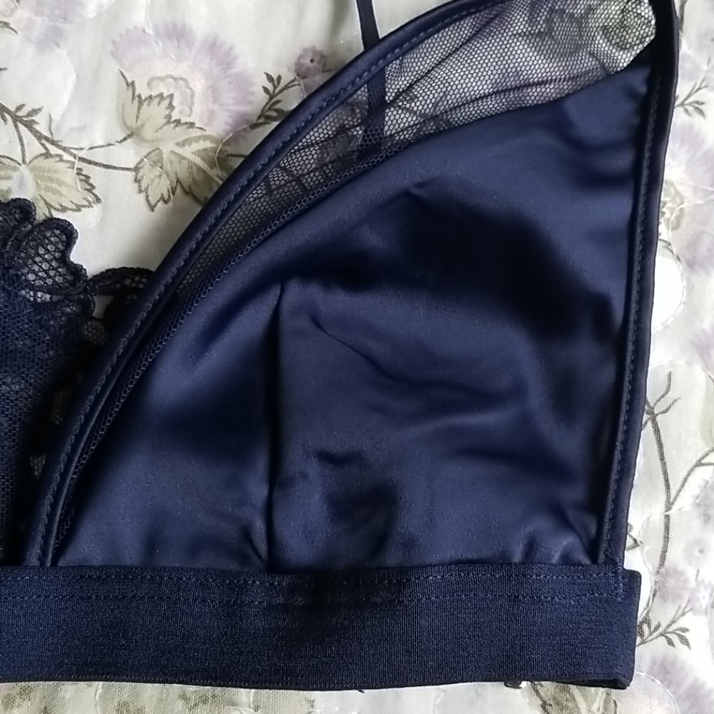 VS Luxe Lingerie Blue Dragon Lace Plunge Bra XS - Picture 7 of 11